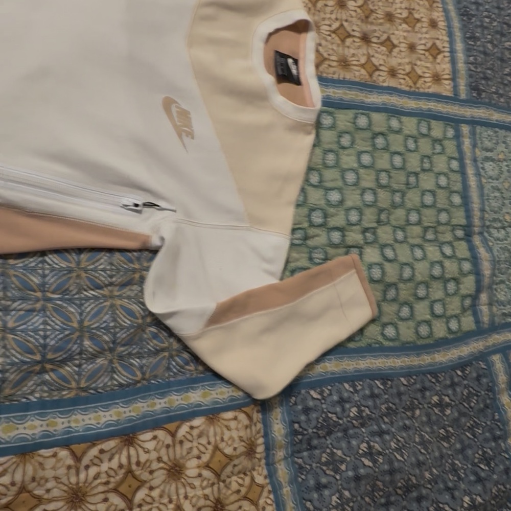 Nike Tech Fleece Crew neck shirt,med, cream/beige, used lightly - Picture 10 of 10